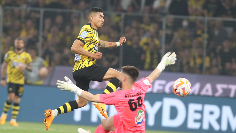 Faro de Vigo: «Η Θέλτα θέλει να πουλήσει τον Πινέδα στην ΑΕΚ»